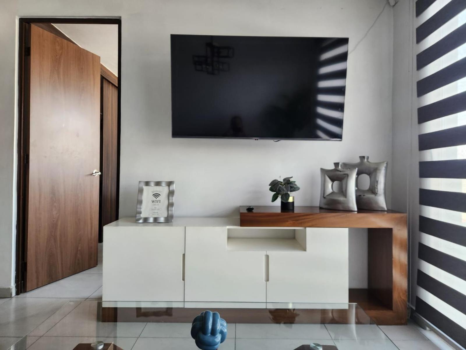 Ferienwohnung Departamento Nuevo Y Centrico Con Ambiente Familiar En Guadalajara Exterior foto